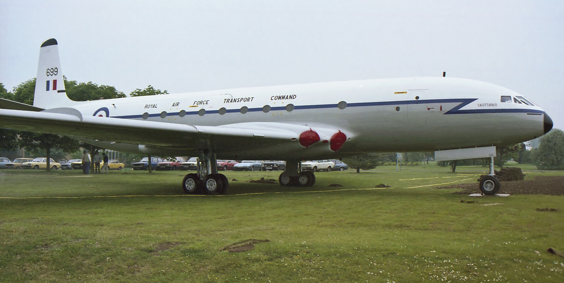 RAF Lyneham gate guardian 1987, DH Comet C2 at Lyneham [XK699]