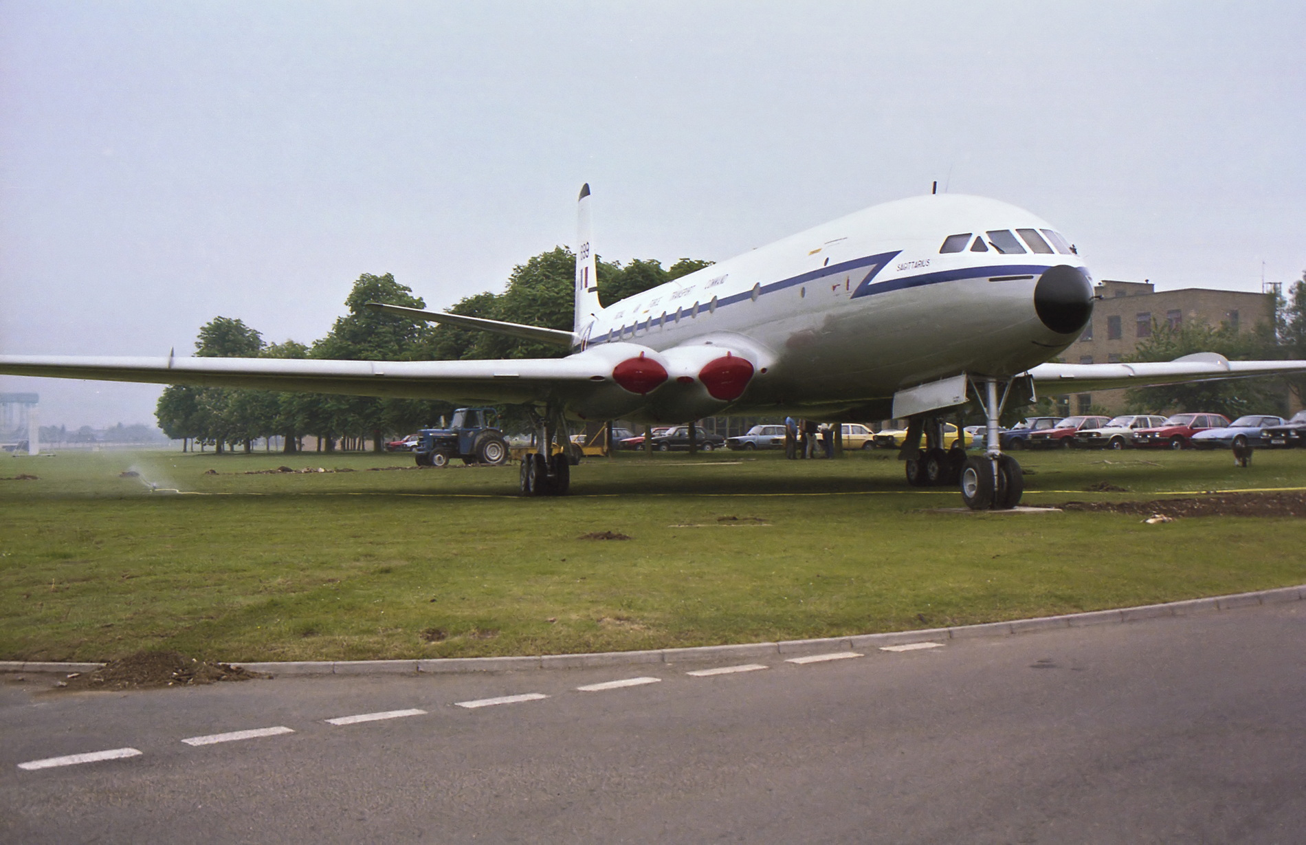RAF Lyneham gate guardian 1987, DH Comet C2 at Lyneham [XK699]